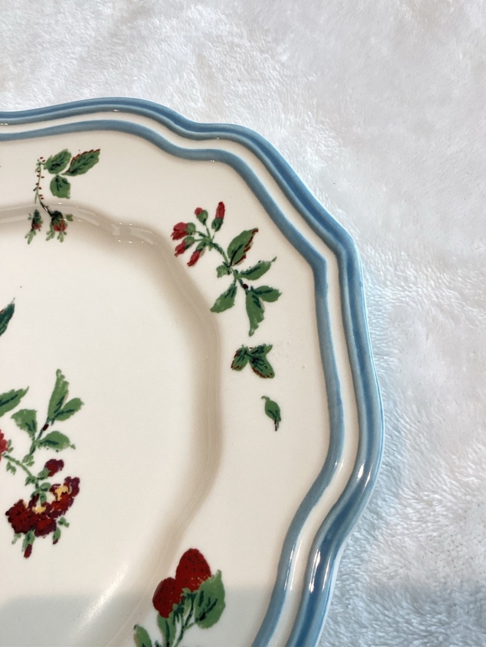 🐝 Anthropologie Stoneware Platter Camille Oval Serving New Bee Strawberry Floral - Picture 6 of 10